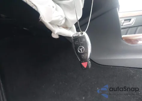 2012 Mercedes-Benz E 350 4Matic из США, поврежденный, VIN WDDHF8JB6CA554213